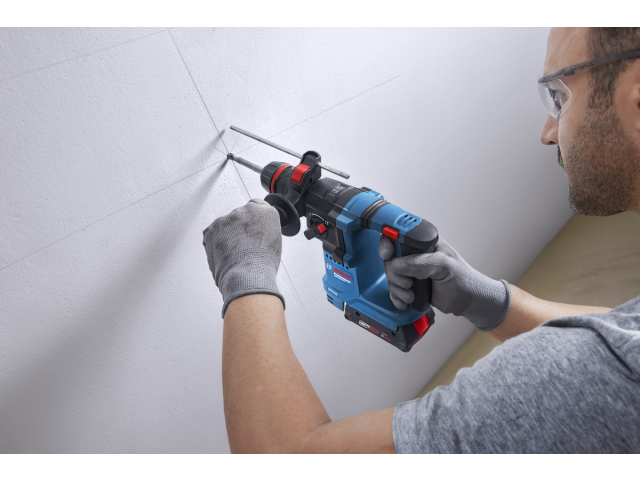 Akumulatorsko vrtalno kladivo Bosch z vpenjalno glavo ONECHUCK GBH 18V-18 X, 0611927101